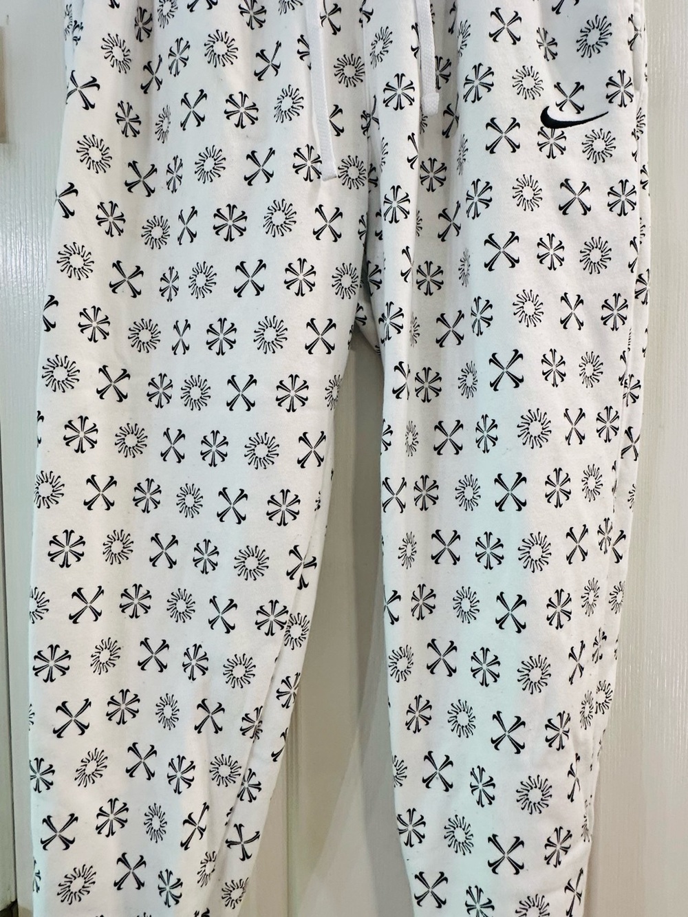 Nike Sportswear Club Fleece Monogram Joggers White men’s Large star pinwheel